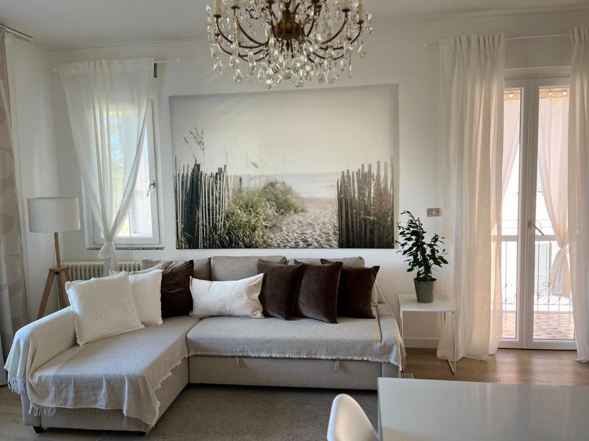 Family Apartment 2 Сирмионе Екстериор снимка
