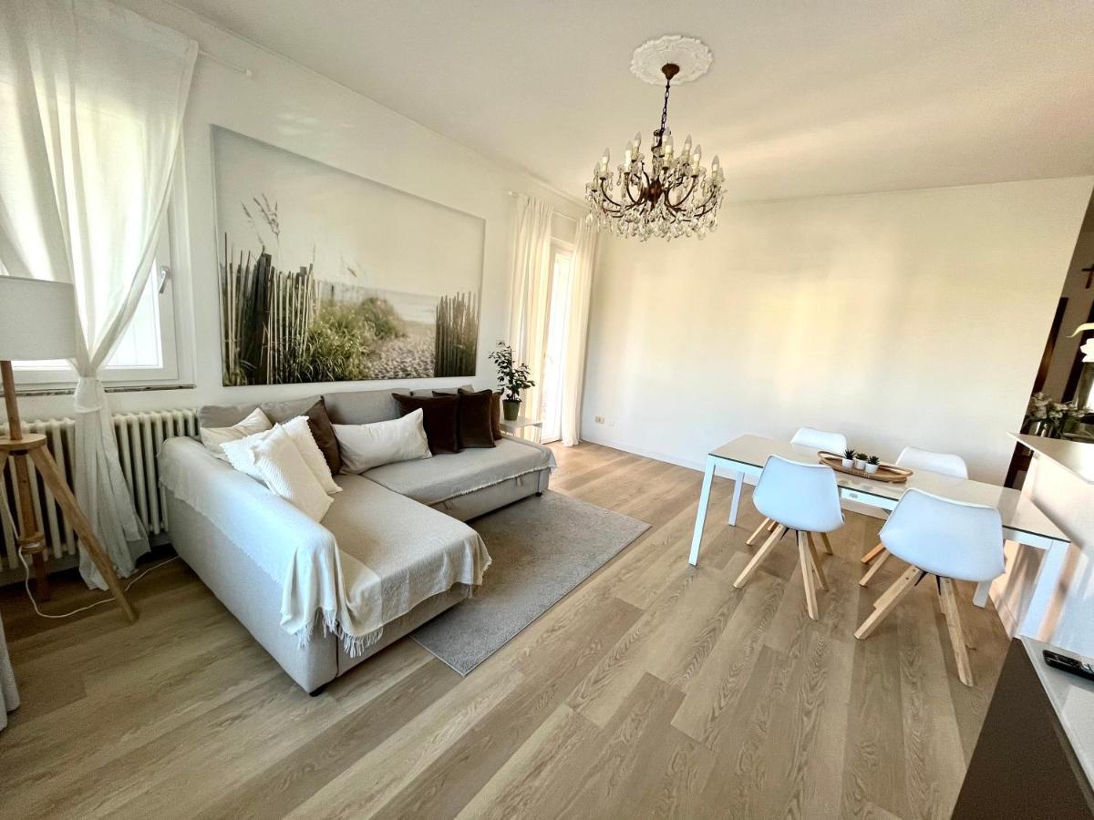 Family Apartment 2 Сирмионе Екстериор снимка