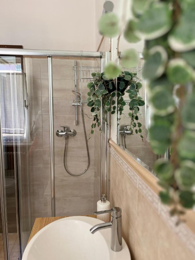 Family Apartment 2 Сирмионе Екстериор снимка