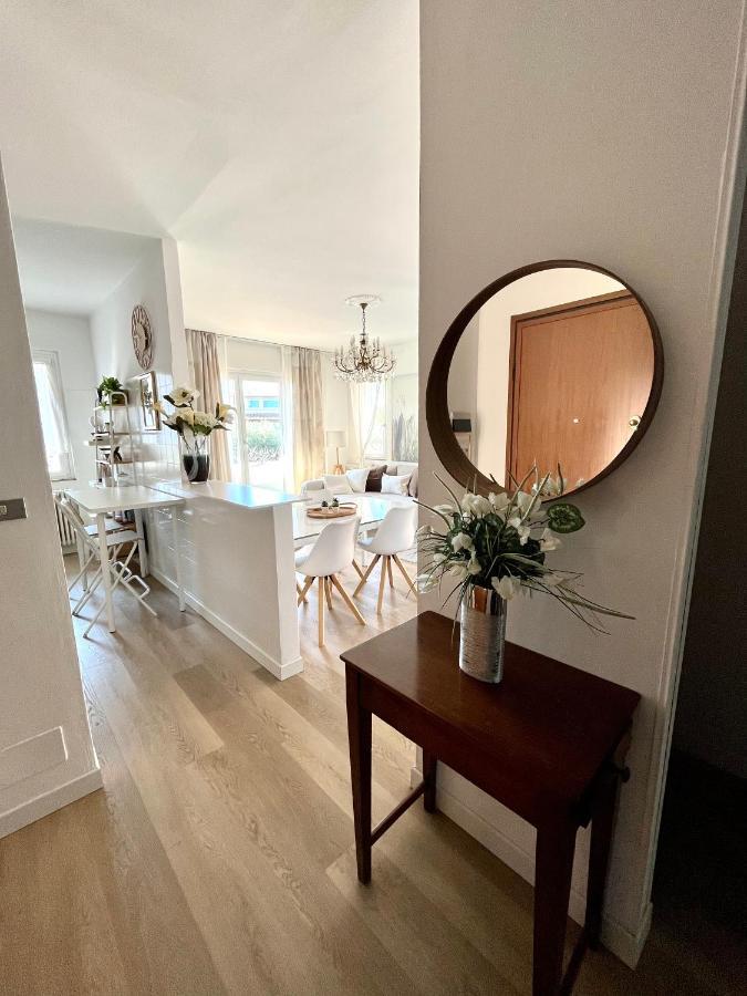 Family Apartment 2 Сирмионе Екстериор снимка
